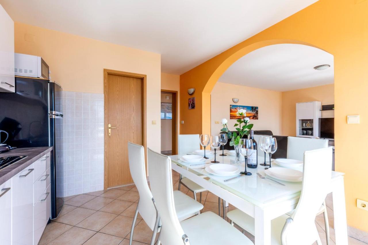 Villa Tomas „The View Of Jesenice“ เยเซนิเซ ภายนอก รูปภาพ